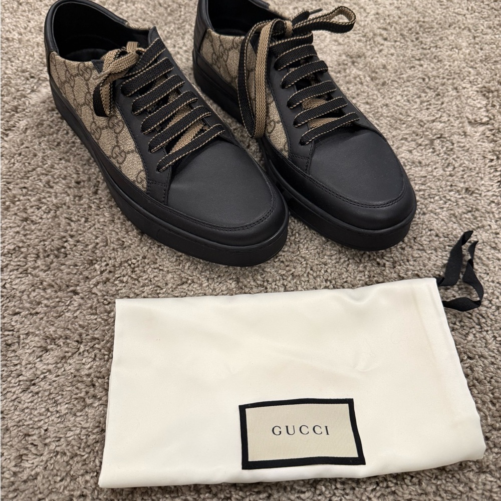 Gucci Men's Black and Tan Sneakers